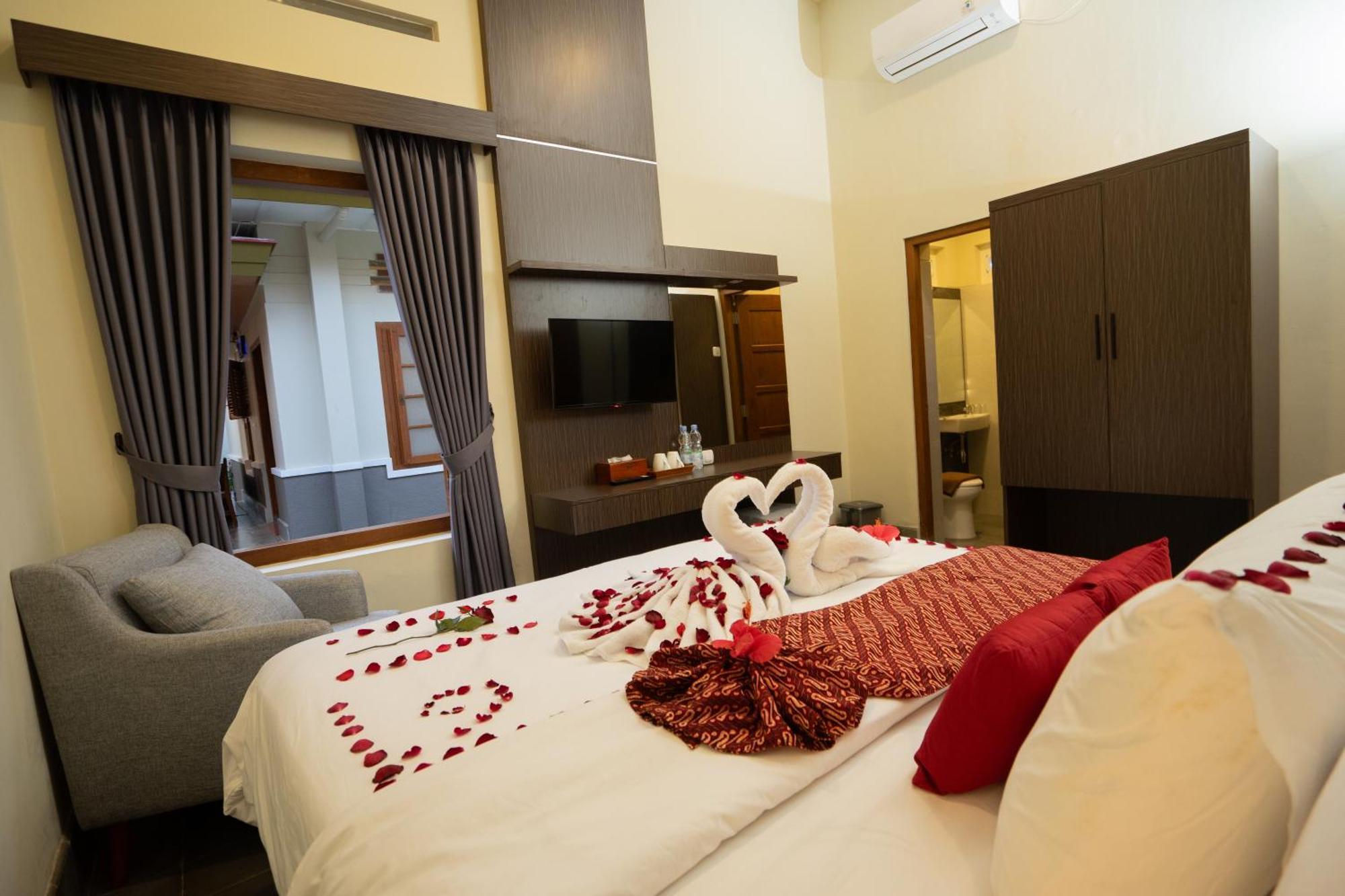 Yuwono Hotel & Villa Malioboro Yogyakarta Exterior foto
